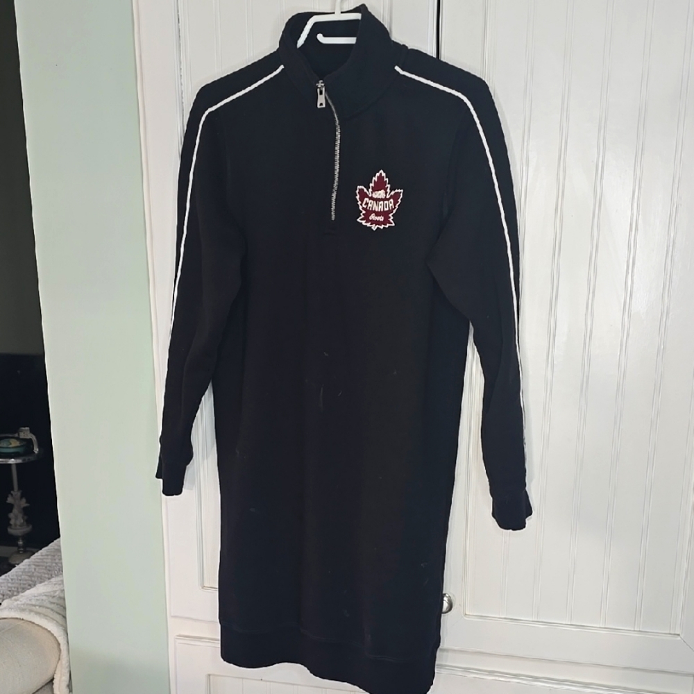Roots Black Long Sleeve Sweatshirt Dress with Canada Leaf Logo EUC